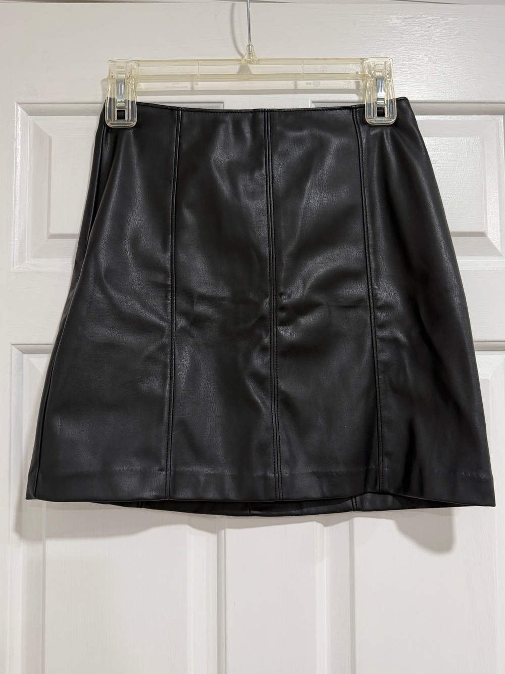 Abercrombie & Fitch Vegan Leather Mini Skirt in Black - Size XS